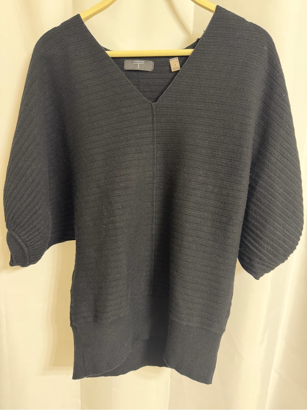 T Tahari Black Ribbed V-Neck Short Sleeve Sweater